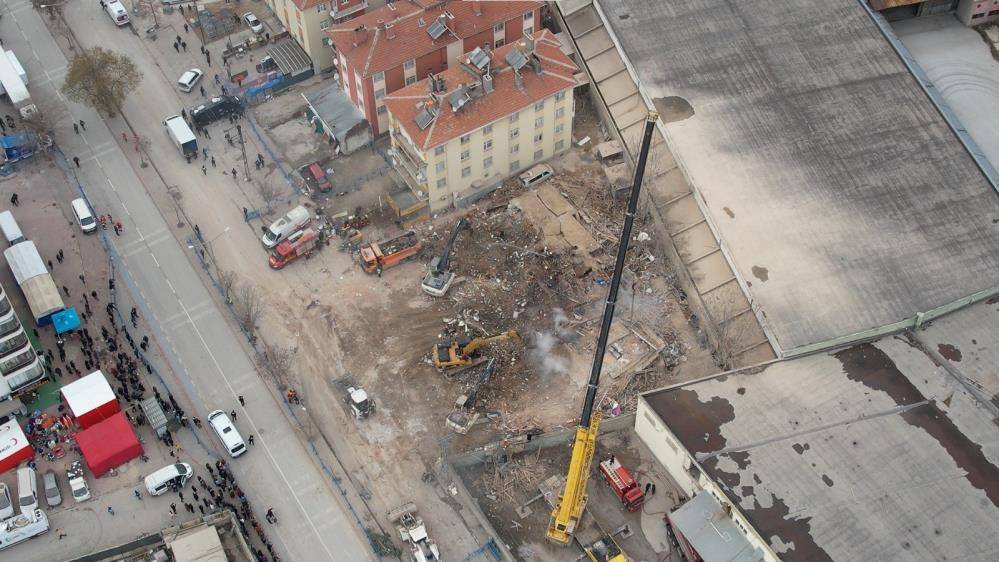 Konya’da sağ kurtulan 3 Suriyeli enkaz altında geçen 7 saati anlattı 3